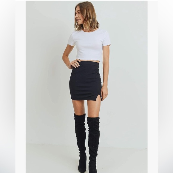 LaClef Women's Like New Black Mini Fitting Split Skirt - Picture 8 of 10